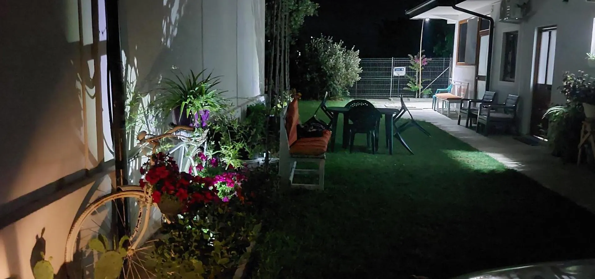 منزل للإقامة Rustic Tale Guesthouse ألبانيا